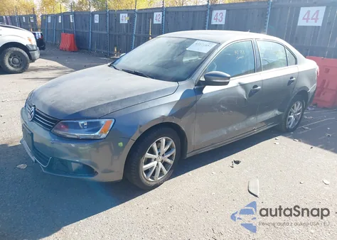 2013 Volkswagen Jetta 2.5L Se z USA, uszkodzony, nr VIN 3VWDX7AJ7DM410758